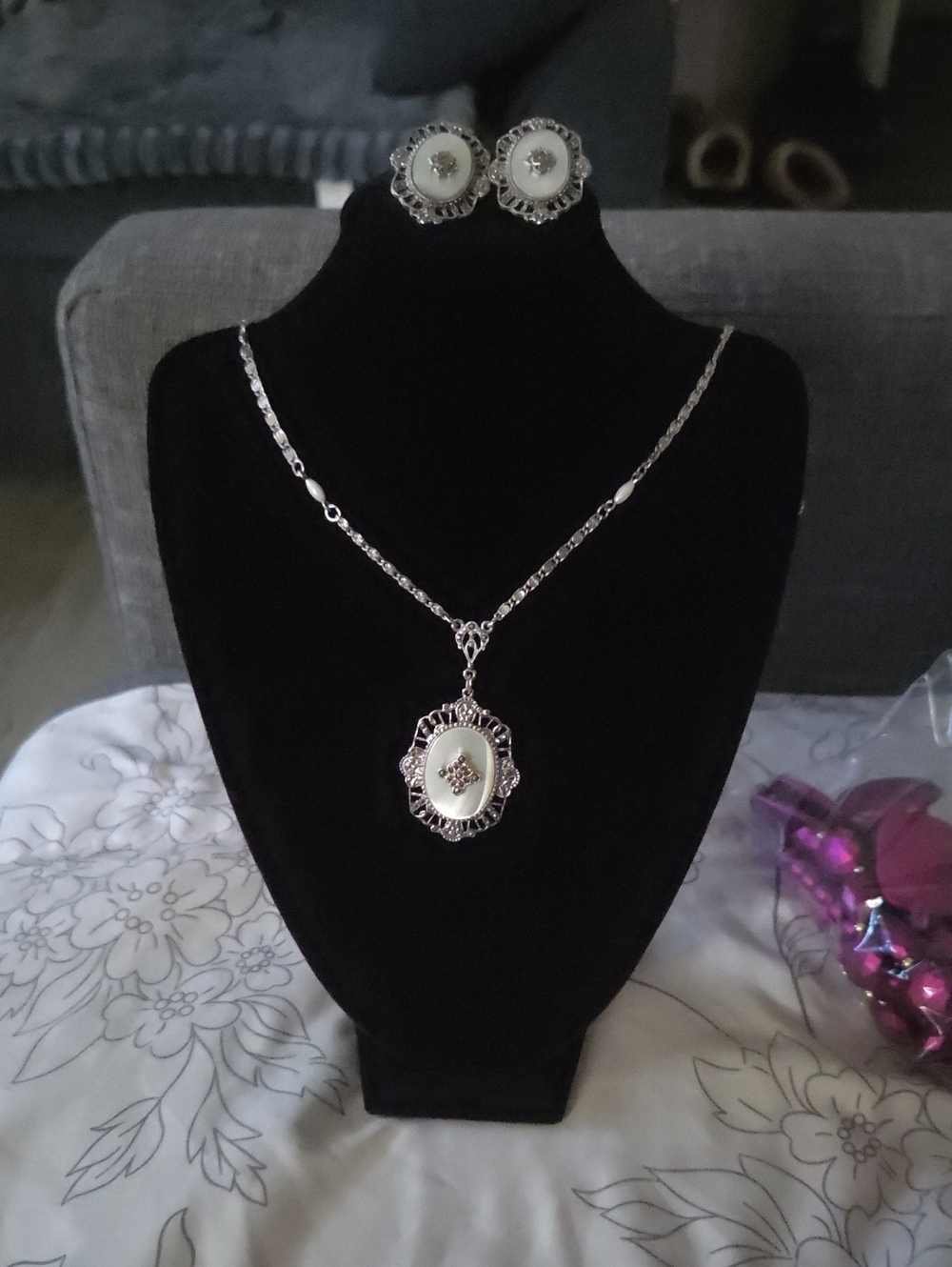 Mother Of Pearl Silver White Cameo Necklace & Earrings Set